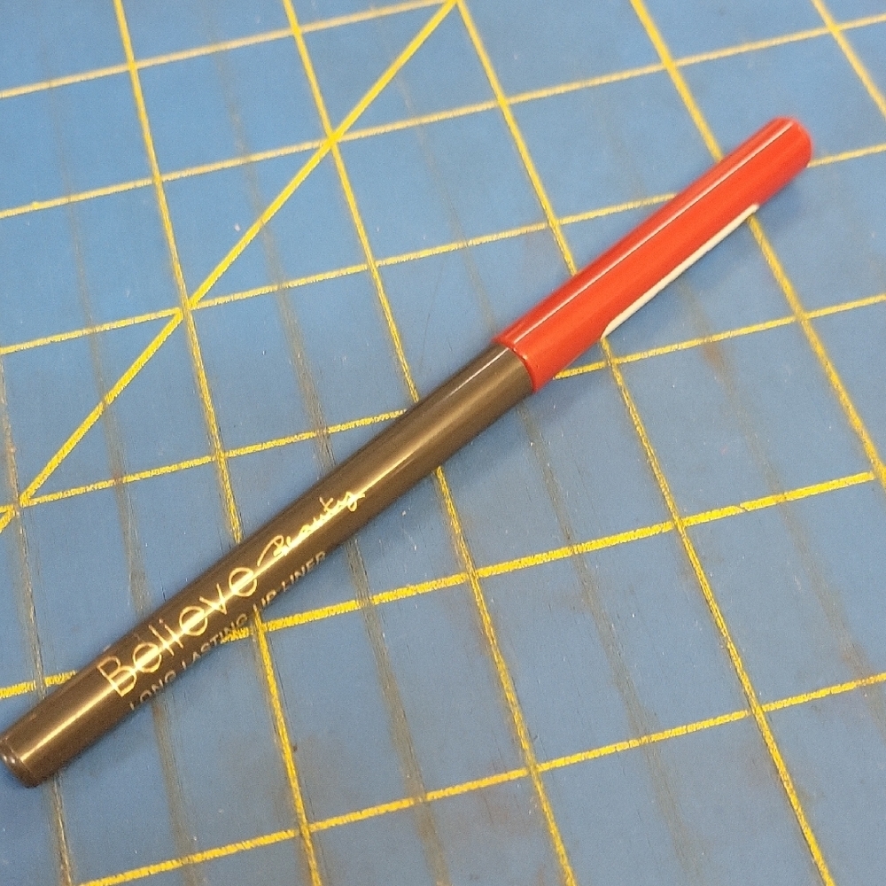 Believe Beauty So Chic Red Lip Liner 0.3g New Retractable Pencils